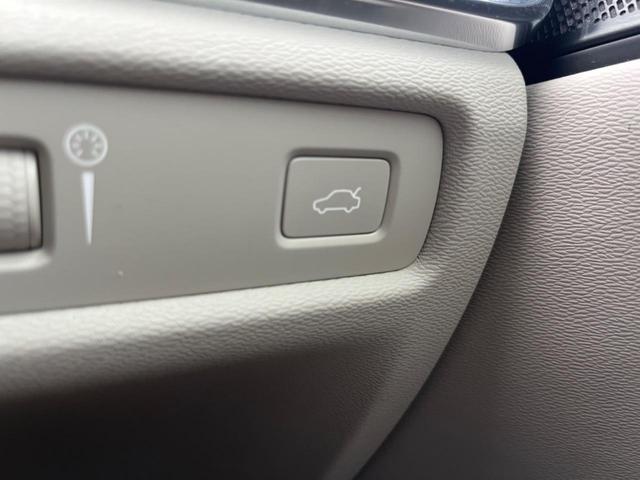 Ｖ６０ Ｔ５　インスクリプション　認定中古車　ｈａｒｍａｎ／ｋａｒｄｏｎ　白革シート　純正ナビ　３６０°ビューカメラ　メモリー機能付きパワーシート　禁煙車　Ｂｌｕｅｔｏｏｔｈ　パワーテールゲート　シートヒーター　ルーフレール（44枚目）