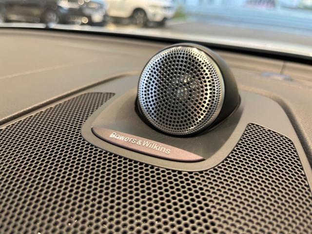 XC60 ウルトラ B5 AWD 認定中古車 パノラマガラスサンルーフ エアサスペンション Bowers&Wilkins 白革シート Googleナビ 360°ビューカメラ シートヒーター メモリー機能付きパワーシート 禁煙車(6枚目)