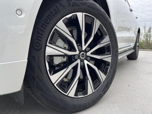 XC60 ウルトラ B5 AWD 認定中古車 パノラマガラスサンルーフ エアサスペンション Bowers&Wilkins 白革シート Googleナビ 360°ビューカメラ シートヒーター メモリー機能付きパワーシート 禁煙車(16枚目)