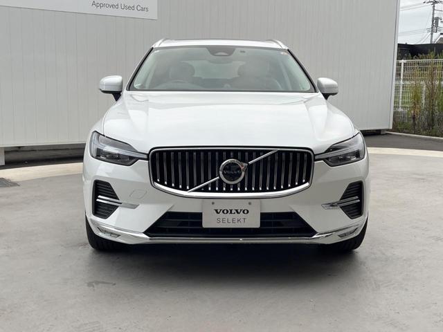 XC60 ウルトラ B5 AWD 認定中古車 パノラマガラスサンルーフ エアサスペンション Bowers&Wilkins 白革シート Googleナビ 360°ビューカメラ シートヒーター メモリー機能付きパワーシート 禁煙車(17枚目)