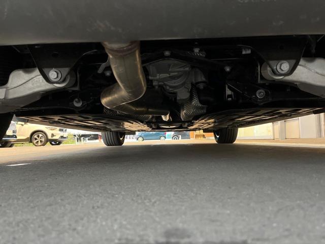 XC60 ウルトラ B5 AWD 認定中古車 パノラマガラスサンルーフ エアサスペンション Bowers&Wilkins 白革シート Googleナビ 360°ビューカメラ シートヒーター メモリー機能付きパワーシート 禁煙車(21枚目)