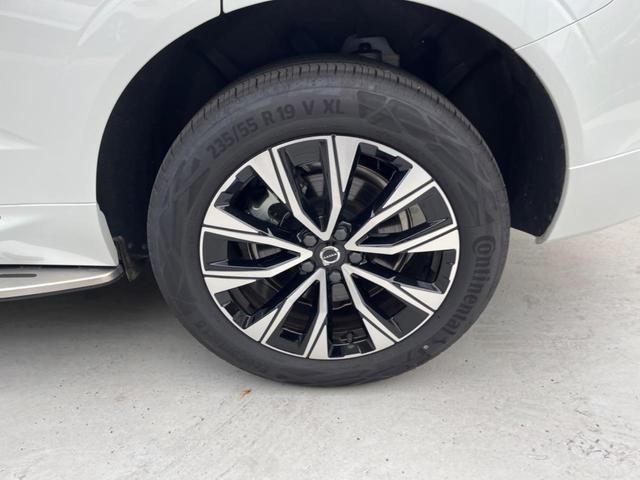 XC60 ウルトラ B5 AWD 認定中古車 パノラマガラスサンルーフ エアサスペンション Bowers&Wilkins 白革シート Googleナビ 360°ビューカメラ シートヒーター メモリー機能付きパワーシート 禁煙車(24枚目)