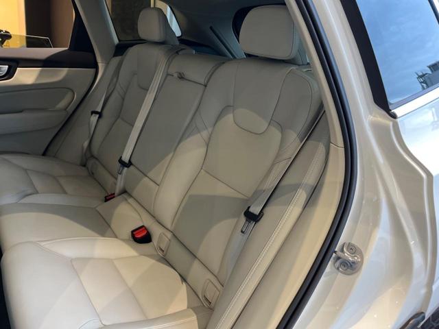 XC60 ウルトラ B5 AWD 認定中古車 パノラマガラスサンルーフ エアサスペンション Bowers&Wilkins 白革シート Googleナビ 360°ビューカメラ シートヒーター メモリー機能付きパワーシート 禁煙車(35枚目)
