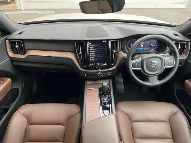 ＸＣ６０ プラス　Ｂ５　認定中古車　サンルーフ　本革シート　禁煙車　純正Ｇｏｏｇｌｅナビ　３６０°ビューカメラ　クライメートパッケージ　パイロットアシスト　メモリーシート　全席シートヒーター　ステアリングヒーター（2枚目）
