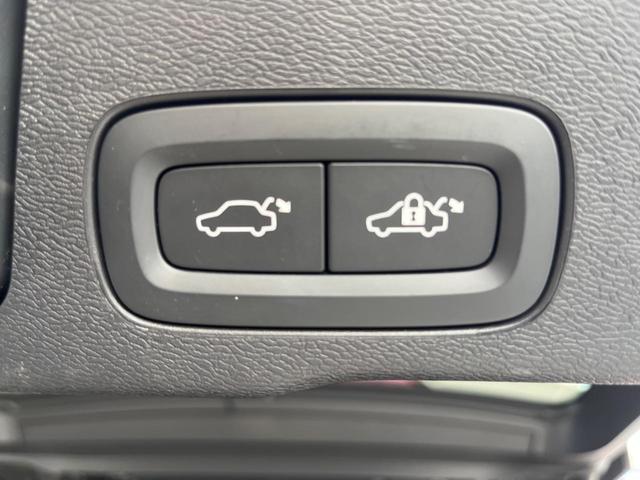 ＸＣ６０ プラス　Ｂ５　認定中古車　サンルーフ　本革シート　禁煙車　純正Ｇｏｏｇｌｅナビ　３６０°ビューカメラ　クライメートパッケージ　パイロットアシスト　メモリーシート　全席シートヒーター　ステアリングヒーター（9枚目）