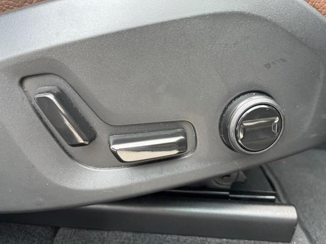 ＸＣ６０ プラス　Ｂ５　認定中古車　サンルーフ　本革シート　禁煙車　純正Ｇｏｏｇｌｅナビ　３６０°ビューカメラ　クライメートパッケージ　パイロットアシスト　メモリーシート　全席シートヒーター　ステアリングヒーター（12枚目）