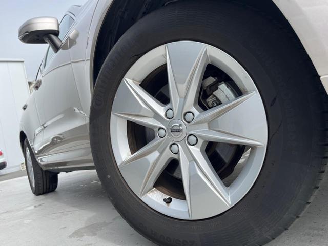 ＸＣ６０ プラス　Ｂ５　認定中古車　サンルーフ　本革シート　禁煙車　純正Ｇｏｏｇｌｅナビ　３６０°ビューカメラ　クライメートパッケージ　パイロットアシスト　メモリーシート　全席シートヒーター　ステアリングヒーター（17枚目）