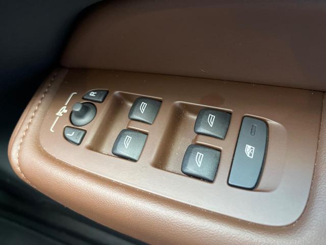 ＸＣ６０ プラス　Ｂ５　認定中古車　サンルーフ　本革シート　禁煙車　純正Ｇｏｏｇｌｅナビ　３６０°ビューカメラ　クライメートパッケージ　パイロットアシスト　メモリーシート　全席シートヒーター　ステアリングヒーター（31枚目）