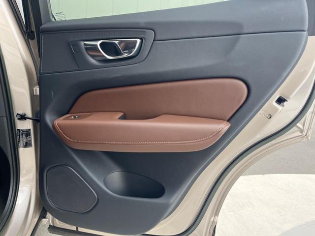 ＸＣ６０ プラス　Ｂ５　認定中古車　サンルーフ　本革シート　禁煙車　純正Ｇｏｏｇｌｅナビ　３６０°ビューカメラ　クライメートパッケージ　パイロットアシスト　メモリーシート　全席シートヒーター　ステアリングヒーター（47枚目）