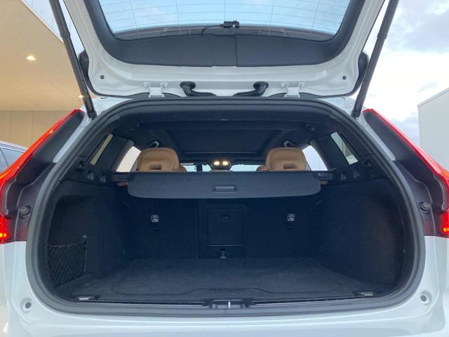 V60 アルティメット B4 認定中古車 harman/kardon 茶革シート Googleナビ 360°ビューカメラ 禁煙車 メモリー機能付きパワーシート シートヒーター パワーテールゲート Bluetooth ETC(14枚目)