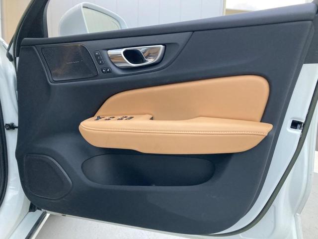 V60 アルティメット B4 認定中古車 harman/kardon 茶革シート Googleナビ 360°ビューカメラ 禁煙車 メモリー機能付きパワーシート シートヒーター パワーテールゲート Bluetooth ETC(27枚目)
