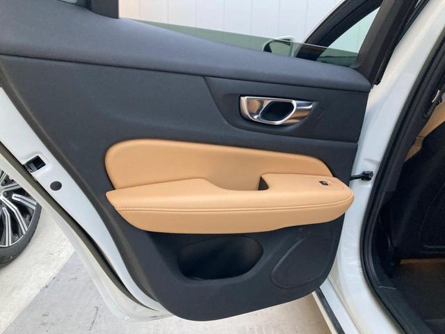 V60 アルティメット B4 認定中古車 harman/kardon 茶革シート Googleナビ 360°ビューカメラ 禁煙車 メモリー機能付きパワーシート シートヒーター パワーテールゲート Bluetooth ETC(29枚目)