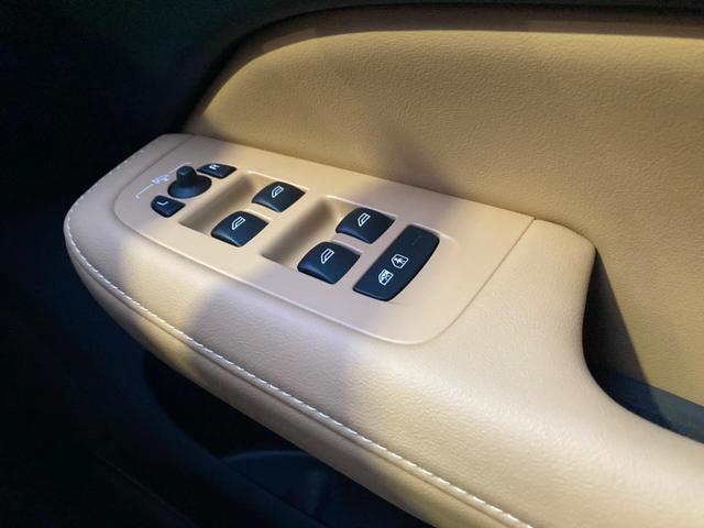 V60 アルティメット B4 認定中古車 harman/kardon 茶革シート Googleナビ 360°ビューカメラ 禁煙車 メモリー機能付きパワーシート シートヒーター パワーテールゲート Bluetooth ETC(38枚目)