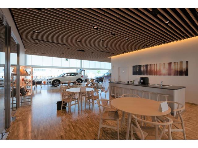 V60 アルティメット B4 認定中古車 harman/kardon 茶革シート Googleナビ 360°ビューカメラ 禁煙車 メモリー機能付きパワーシート シートヒーター パワーテールゲート Bluetooth ETC(59枚目)