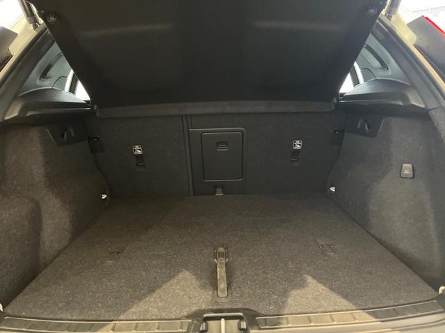 XC40 B4 AWD モメンタム 認定中古車 純正ナビ 360°ビューカメラ 禁煙車 メモリー機能付きパワーシート Bluetooth パワーテールゲート ルーフレール シートヒーター ETC BLIS LEDヘッドライト(12枚目)