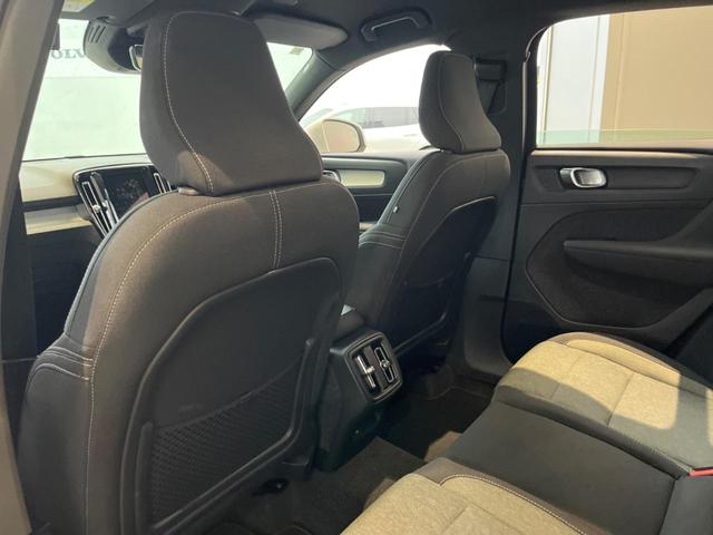 XC40 B4 AWD モメンタム 認定中古車 純正ナビ 360°ビューカメラ 禁煙車 メモリー機能付きパワーシート Bluetooth パワーテールゲート ルーフレール シートヒーター ETC BLIS LEDヘッドライト(33枚目)