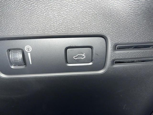 XC40 B4 AWD モメンタム 認定中古車 純正ナビ 360°ビューカメラ 禁煙車 メモリー機能付きパワーシート Bluetooth パワーテールゲート ルーフレール シートヒーター ETC BLIS LEDヘッドライト(44枚目)