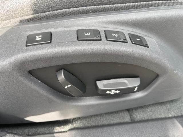 V60 D4 クラシック サンルーフ ディーゼル 純正ナビ バックカメラ 衝突軽減装置 レーダークルーズ 前席シートヒーター ETC フルセグTV Bluetooth再生 スマートキー(8枚目)