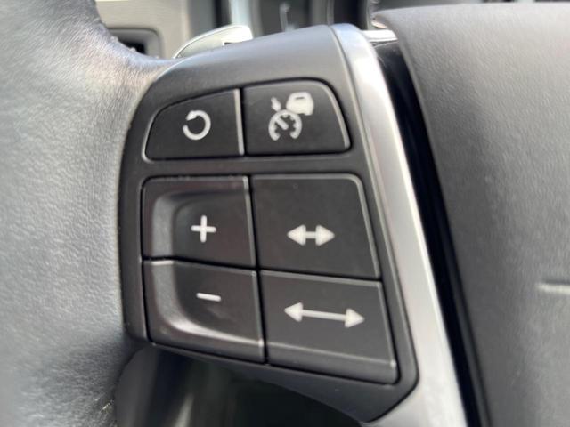 V60 D4 クラシック サンルーフ ディーゼル 純正ナビ バックカメラ 衝突軽減装置 レーダークルーズ 前席シートヒーター ETC フルセグTV Bluetooth再生 スマートキー(11枚目)