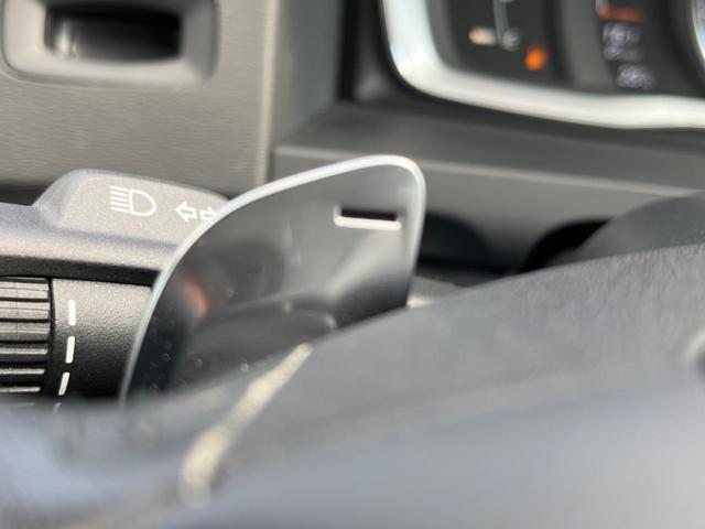 V60 D4 クラシック サンルーフ ディーゼル 純正ナビ バックカメラ 衝突軽減装置 レーダークルーズ 前席シートヒーター ETC フルセグTV Bluetooth再生 スマートキー(12枚目)