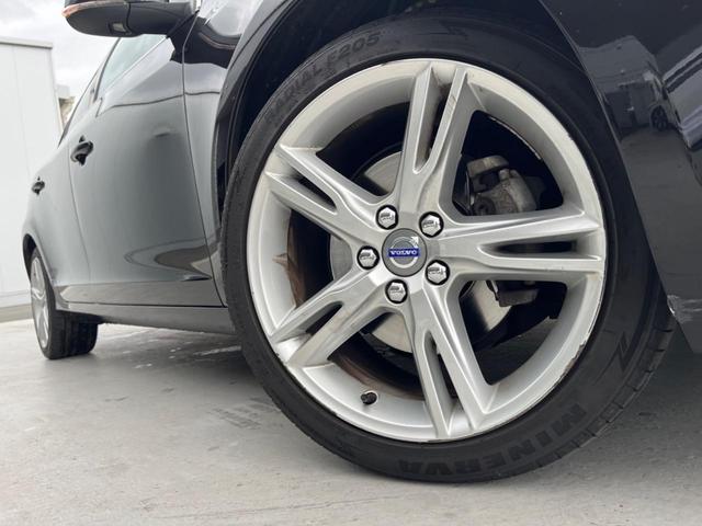 V60 D4 クラシック サンルーフ ディーゼル 純正ナビ バックカメラ 衝突軽減装置 レーダークルーズ 前席シートヒーター ETC フルセグTV Bluetooth再生 スマートキー(15枚目)