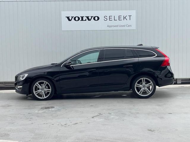 V60 D4 クラシック サンルーフ ディーゼル 純正ナビ バックカメラ 衝突軽減装置 レーダークルーズ 前席シートヒーター ETC フルセグTV Bluetooth再生 スマートキー(17枚目)