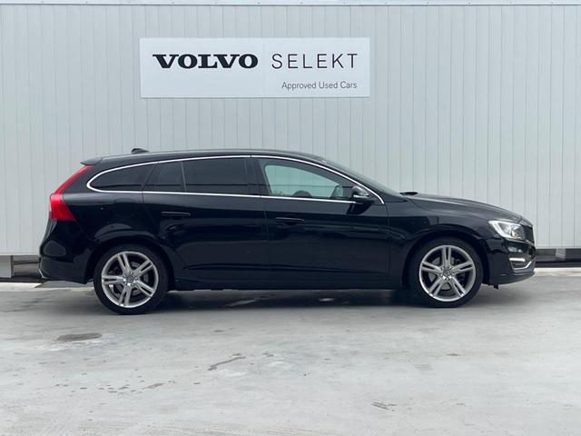V60 D4 クラシック サンルーフ ディーゼル 純正ナビ バックカメラ 衝突軽減装置 レーダークルーズ 前席シートヒーター ETC フルセグTV Bluetooth再生 スマートキー(18枚目)