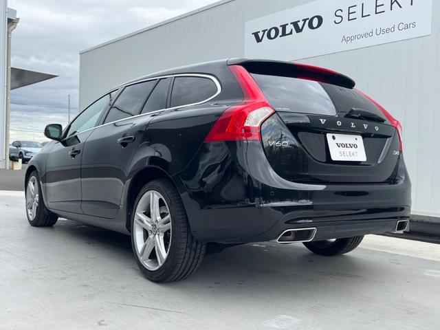 V60 D4 クラシック サンルーフ ディーゼル 純正ナビ バックカメラ 衝突軽減装置 レーダークルーズ 前席シートヒーター ETC フルセグTV Bluetooth再生 スマートキー(20枚目)