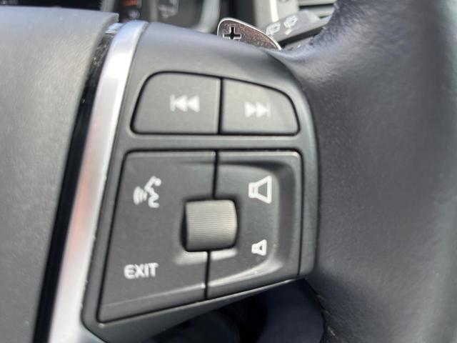 V60 D4 クラシック サンルーフ ディーゼル 純正ナビ バックカメラ 衝突軽減装置 レーダークルーズ 前席シートヒーター ETC フルセグTV Bluetooth再生 スマートキー(25枚目)