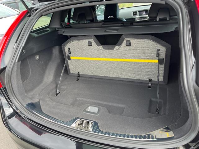 V60 D4 クラシック サンルーフ ディーゼル 純正ナビ バックカメラ 衝突軽減装置 レーダークルーズ 前席シートヒーター ETC フルセグTV Bluetooth再生 スマートキー(43枚目)