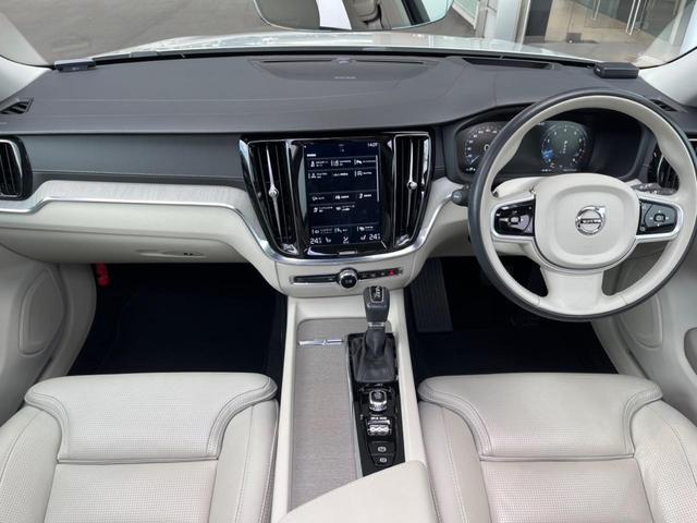 Ｖ６０ Ｔ５　インスクリプション　認定中古車サンルーフ　純正９インチナビ　黒革シート　３６０°ビューカメラ　ｈａｒｍａｎｋａｒｄｏｎ　インテリセーフ　レーダークルーズ　シートヒーター　パワーシート　パワーバックドア　ＬＥＤヘッドライト（2枚目）