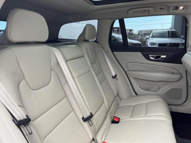Ｖ６０ Ｔ５　インスクリプション　認定中古車サンルーフ　純正９インチナビ　黒革シート　３６０°ビューカメラ　ｈａｒｍａｎｋａｒｄｏｎ　インテリセーフ　レーダークルーズ　シートヒーター　パワーシート　パワーバックドア　ＬＥＤヘッドライト（14枚目）