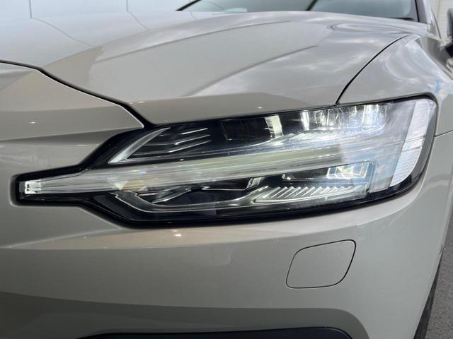 Ｖ６０ Ｔ５　インスクリプション　認定中古車サンルーフ　純正９インチナビ　黒革シート　３６０°ビューカメラ　ｈａｒｍａｎｋａｒｄｏｎ　インテリセーフ　レーダークルーズ　シートヒーター　パワーシート　パワーバックドア　ＬＥＤヘッドライト（16枚目）