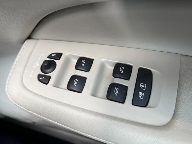 Ｖ６０ Ｔ５　インスクリプション　認定中古車サンルーフ　純正９インチナビ　黒革シート　３６０°ビューカメラ　ｈａｒｍａｎｋａｒｄｏｎ　インテリセーフ　レーダークルーズ　シートヒーター　パワーシート　パワーバックドア　ＬＥＤヘッドライト（30枚目）