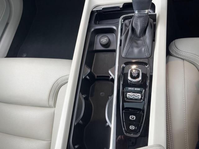 Ｖ６０ Ｔ５　インスクリプション　認定中古車サンルーフ　純正９インチナビ　黒革シート　３６０°ビューカメラ　ｈａｒｍａｎｋａｒｄｏｎ　インテリセーフ　レーダークルーズ　シートヒーター　パワーシート　パワーバックドア　ＬＥＤヘッドライト（39枚目）