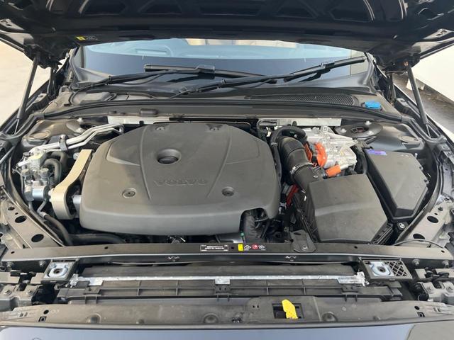 S60 リチャジアルティメットT6AWDプラグインハイブリド 認定中古車 サンルーフ ワンオーナー 禁煙車 AWD harman/kardon インテリセーフ 衝突被害軽減ブレーキ 360°ビューカメラ パイロットアシスト 純正9インチナビ シートヒーター(19枚目)