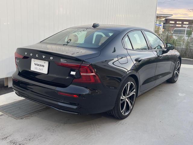 S60 リチャジアルティメットT6AWDプラグインハイブリド 認定中古車 サンルーフ ワンオーナー 禁煙車 AWD harman/kardon インテリセーフ 衝突被害軽減ブレーキ 360°ビューカメラ パイロットアシスト 純正9インチナビ シートヒーター(25枚目)