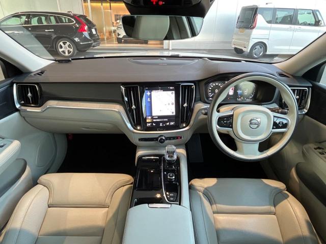 Ｖ６０ リチャジアルティメットＴ６ＡＷＤプラグインハイブリド　認定中古車　　パノラマガラスサンルーフ　純正ナビ　３６０°ビューカメラ　メモリー機能付きパワーシート　禁煙車　シートヒーター　ベンチレーション　パワーテールゲート　Ｂｌｕｅｔｏｏｔｈ　ＥＴＣ（2枚目）