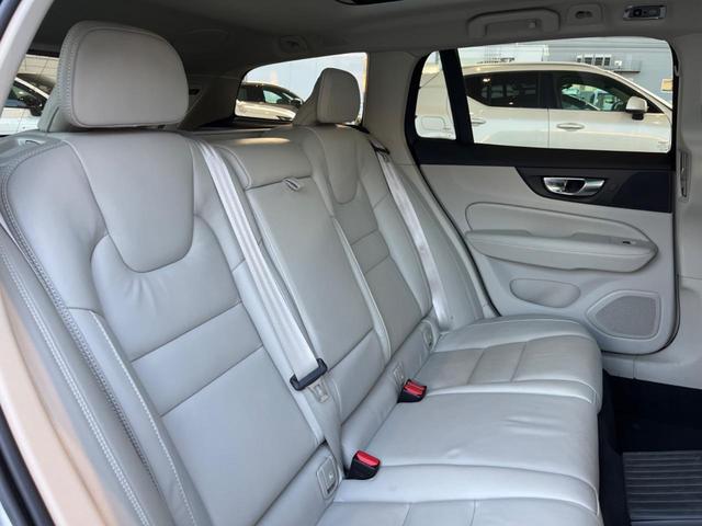 Ｖ６０ リチャジアルティメットＴ６ＡＷＤプラグインハイブリド　認定中古車　　パノラマガラスサンルーフ　純正ナビ　３６０°ビューカメラ　メモリー機能付きパワーシート　禁煙車　シートヒーター　ベンチレーション　パワーテールゲート　Ｂｌｕｅｔｏｏｔｈ　ＥＴＣ（13枚目）