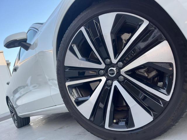 Ｖ６０ リチャジアルティメットＴ６ＡＷＤプラグインハイブリド　認定中古車　　パノラマガラスサンルーフ　純正ナビ　３６０°ビューカメラ　メモリー機能付きパワーシート　禁煙車　シートヒーター　ベンチレーション　パワーテールゲート　Ｂｌｕｅｔｏｏｔｈ　ＥＴＣ（16枚目）