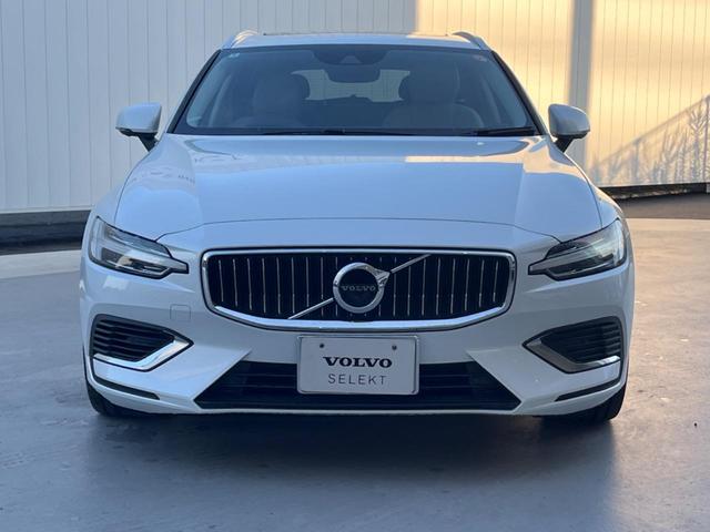 Ｖ６０ リチャジアルティメットＴ６ＡＷＤプラグインハイブリド　認定中古車　　パノラマガラスサンルーフ　純正ナビ　３６０°ビューカメラ　メモリー機能付きパワーシート　禁煙車　シートヒーター　ベンチレーション　パワーテールゲート　Ｂｌｕｅｔｏｏｔｈ　ＥＴＣ（17枚目）