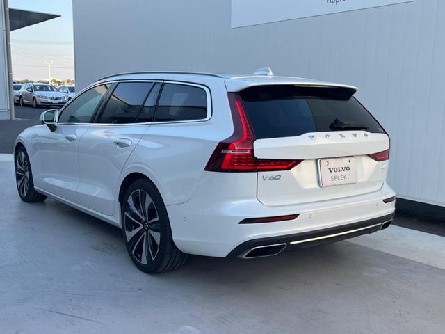 Ｖ６０ リチャジアルティメットＴ６ＡＷＤプラグインハイブリド　認定中古車　　パノラマガラスサンルーフ　純正ナビ　３６０°ビューカメラ　メモリー機能付きパワーシート　禁煙車　シートヒーター　ベンチレーション　パワーテールゲート　Ｂｌｕｅｔｏｏｔｈ　ＥＴＣ（23枚目）