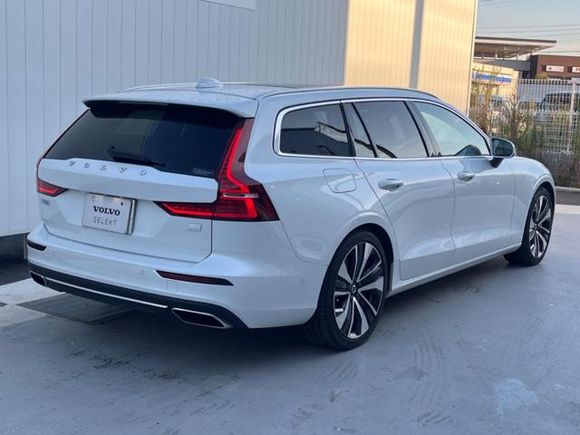 Ｖ６０ リチャジアルティメットＴ６ＡＷＤプラグインハイブリド　認定中古車　　パノラマガラスサンルーフ　純正ナビ　３６０°ビューカメラ　メモリー機能付きパワーシート　禁煙車　シートヒーター　ベンチレーション　パワーテールゲート　Ｂｌｕｅｔｏｏｔｈ　ＥＴＣ（26枚目）