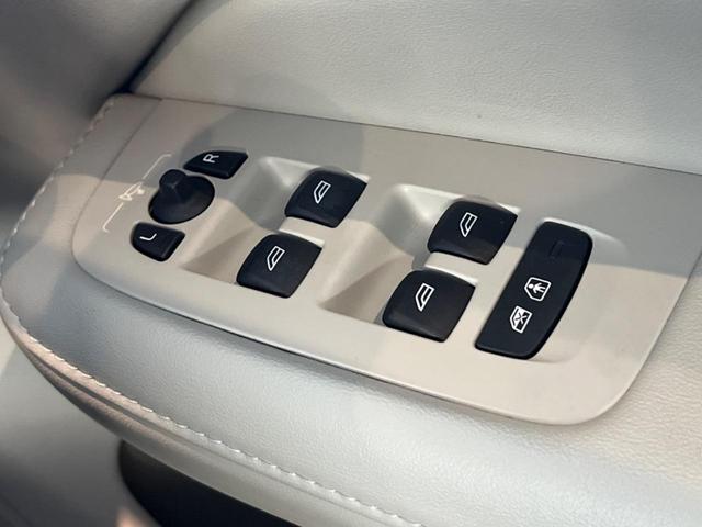 Ｖ６０ リチャジアルティメットＴ６ＡＷＤプラグインハイブリド　認定中古車　　パノラマガラスサンルーフ　純正ナビ　３６０°ビューカメラ　メモリー機能付きパワーシート　禁煙車　シートヒーター　ベンチレーション　パワーテールゲート　Ｂｌｕｅｔｏｏｔｈ　ＥＴＣ（33枚目）