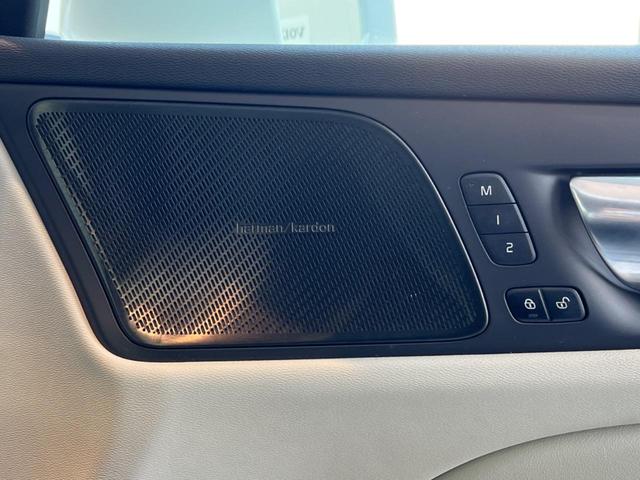 Ｖ６０ リチャジアルティメットＴ６ＡＷＤプラグインハイブリド　認定中古車　　パノラマガラスサンルーフ　純正ナビ　３６０°ビューカメラ　メモリー機能付きパワーシート　禁煙車　シートヒーター　ベンチレーション　パワーテールゲート　Ｂｌｕｅｔｏｏｔｈ　ＥＴＣ（34枚目）