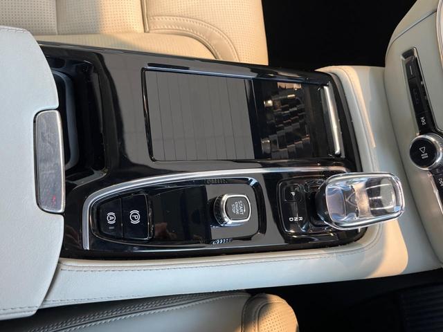 Ｖ６０ リチャジアルティメットＴ６ＡＷＤプラグインハイブリド　認定中古車　　パノラマガラスサンルーフ　純正ナビ　３６０°ビューカメラ　メモリー機能付きパワーシート　禁煙車　シートヒーター　ベンチレーション　パワーテールゲート　Ｂｌｕｅｔｏｏｔｈ　ＥＴＣ（45枚目）