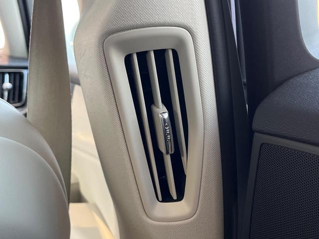 Ｖ６０ リチャジアルティメットＴ６ＡＷＤプラグインハイブリド　認定中古車　　パノラマガラスサンルーフ　純正ナビ　３６０°ビューカメラ　メモリー機能付きパワーシート　禁煙車　シートヒーター　ベンチレーション　パワーテールゲート　Ｂｌｕｅｔｏｏｔｈ　ＥＴＣ（56枚目）