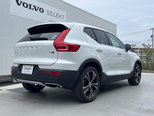 ＸＣ４０ Ｔ４　ＡＷＤ　インスクリプション　認定中古車　ｈａｒｍａｎ／ｋａｒｄｏｎ　白革シート　純正ナビ　３６０°ビューカメラ　メモリー機能付きパワーシート　シートヒーター　禁煙車　Ｂｌｕｅｔｏｏｔｈ　パワーテールゲート　ＥＴＣ　ルーフレール（26枚目）