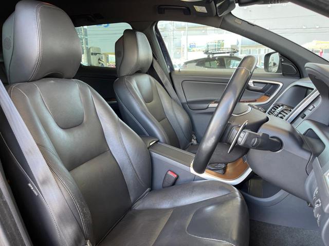 ＸＣ６０ Ｄ４　ＳＥ　黒革シート　純正ナビ　バックカメラ　メモリー機能付きパワーシート　シートヒーター　禁煙車　Ｂｌｕｅｔｏｏｔｈ　パドルシフト　ＥＴＣ　ＢＬＩＳ　パワーテールゲート　ＣＤ　ＤＶＤ（12枚目）