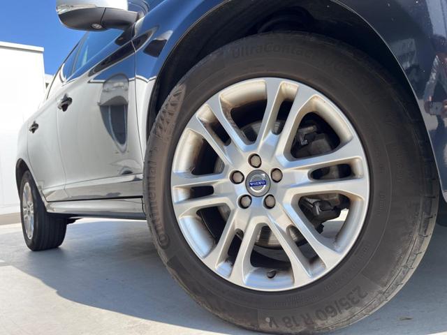 ＸＣ６０ Ｄ４　ＳＥ　黒革シート　純正ナビ　バックカメラ　メモリー機能付きパワーシート　シートヒーター　禁煙車　Ｂｌｕｅｔｏｏｔｈ　パドルシフト　ＥＴＣ　ＢＬＩＳ　パワーテールゲート　ＣＤ　ＤＶＤ（16枚目）